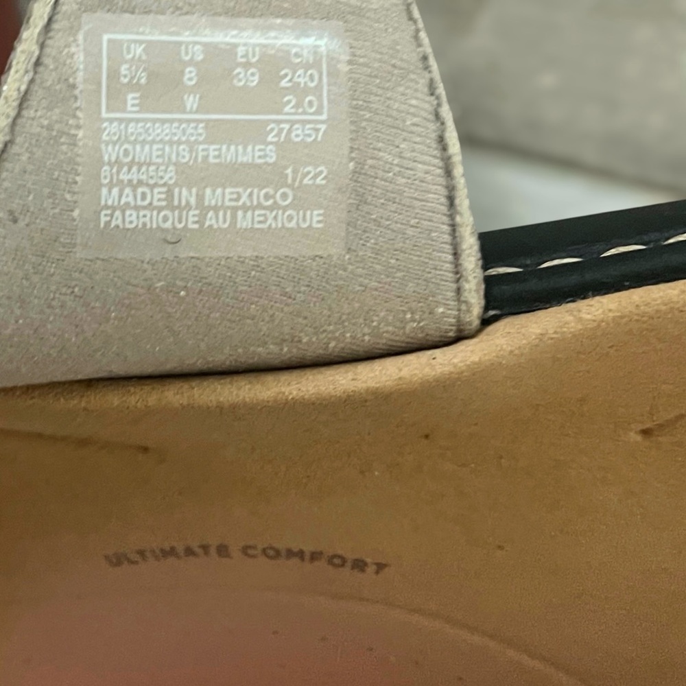 NWOB Wide Clarks Collection Laurieann Rae thong taupe metallic Size 8 W - Picture 9 of 10